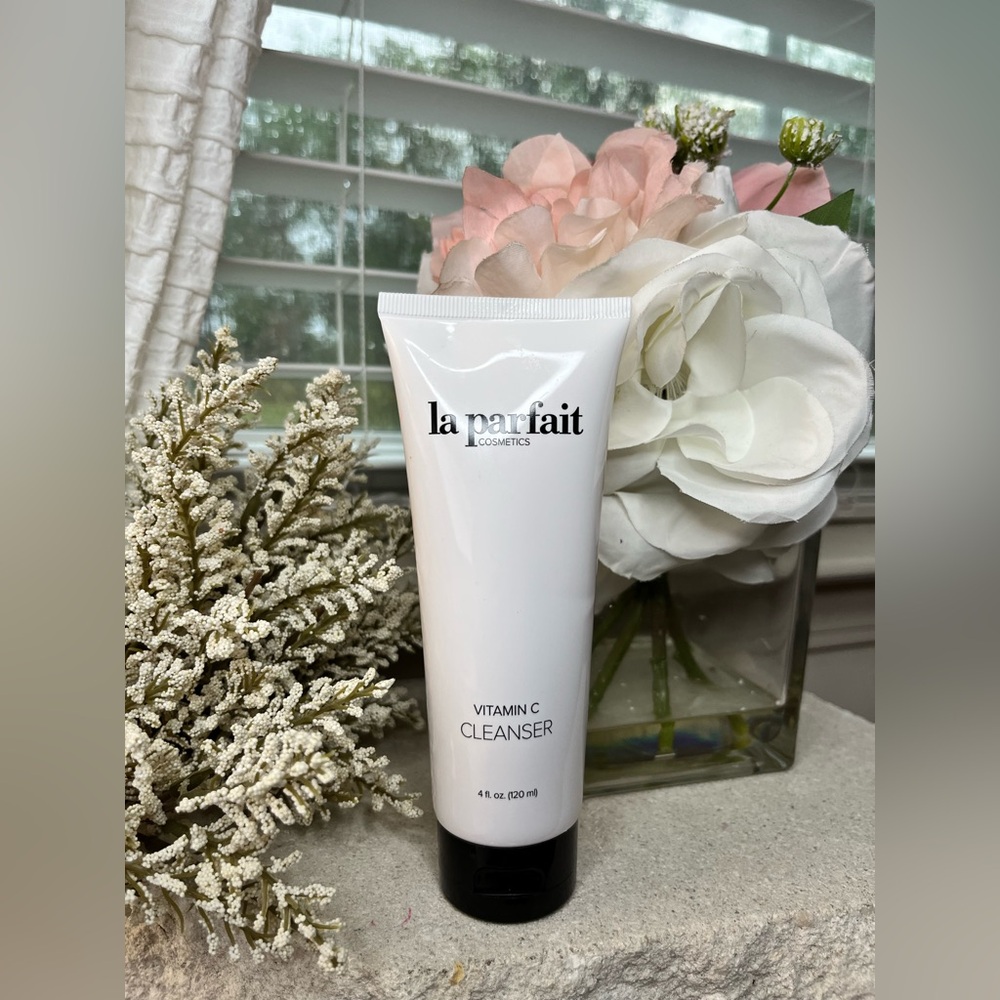 NEW - La Parfait - Vitamin C Cleanser